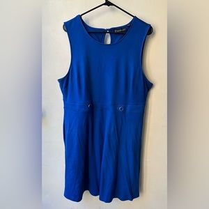 Woman’s Short Sporty Dress with pockets!